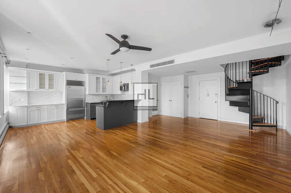 Photo for American Thread Building - 260 WEST BROADWAY Condominium in Tribeca, Manhattan