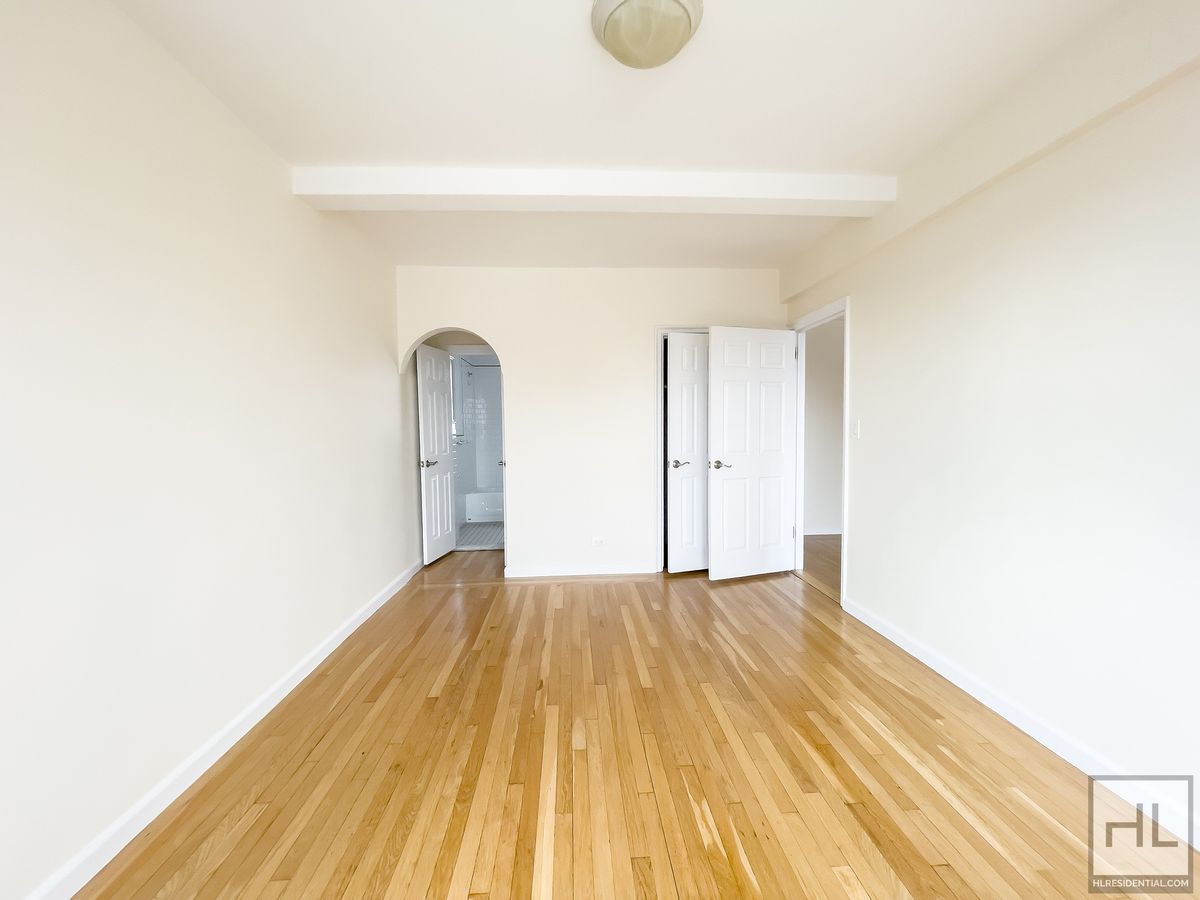 Photo for 850 AMSTERDAM AVENUE - 850 Amsterdam Avenue Rental Building in Upper West Side, Manhattan