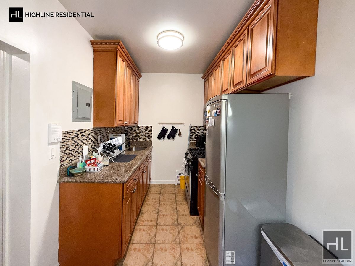 34-42 9th Street 2 R Seaside Queens NY 11106