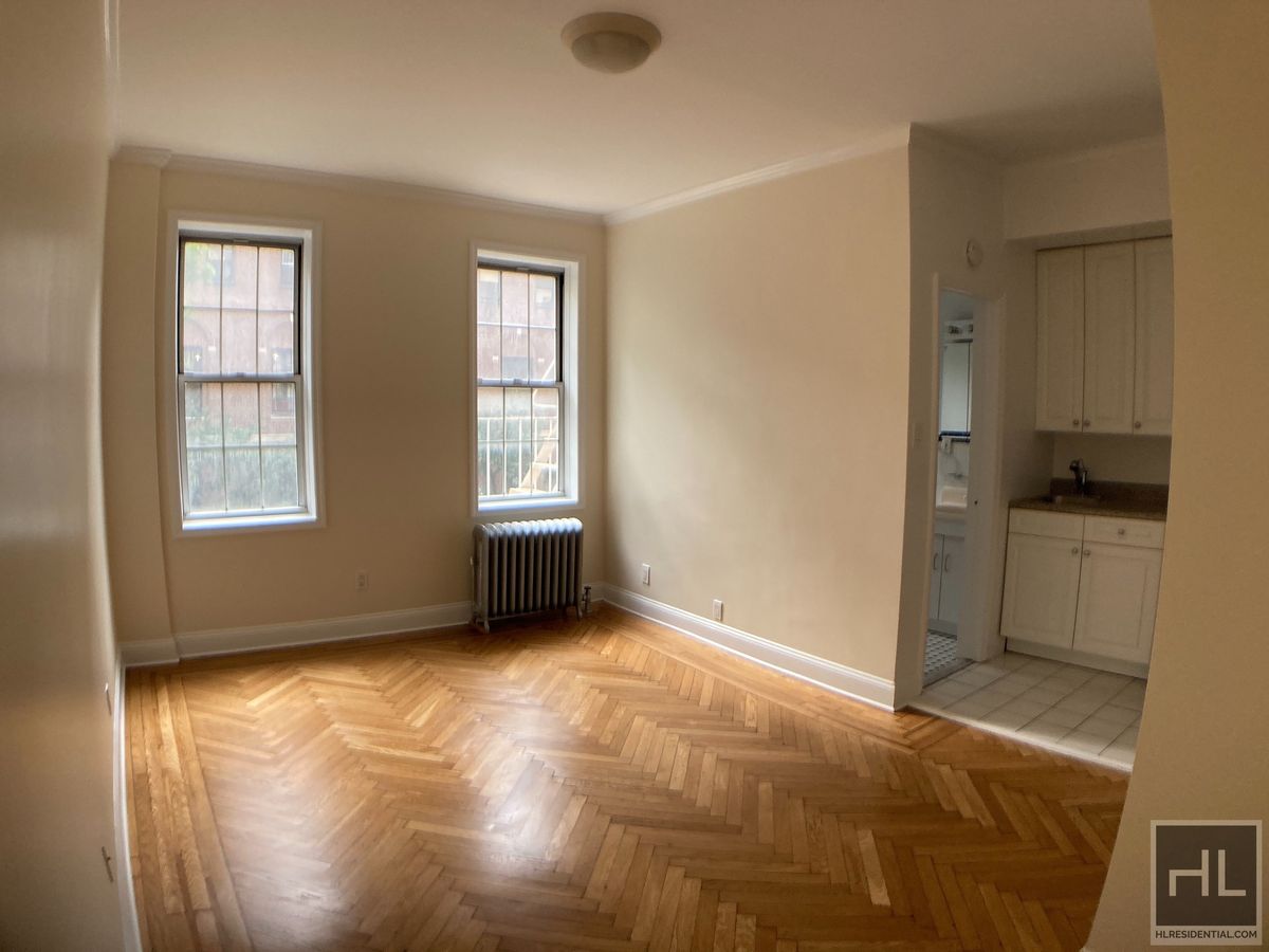 Photo for 117 West 13th Street - 117 West 13th Street Rental Building in Greenwich Village, Manhattan