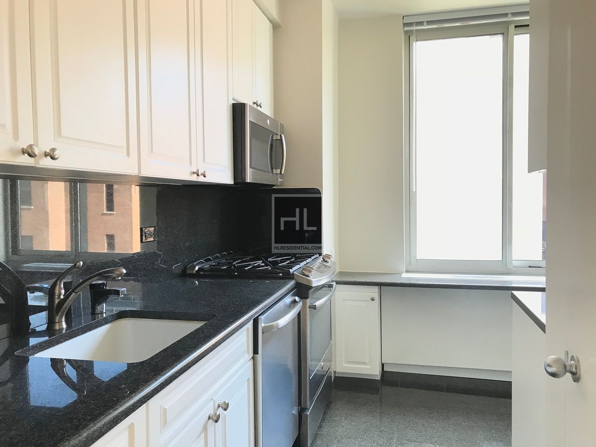 Photo for The Belmont - 320 East 46th Street Rental Building in Turtle Bay, Manhattan