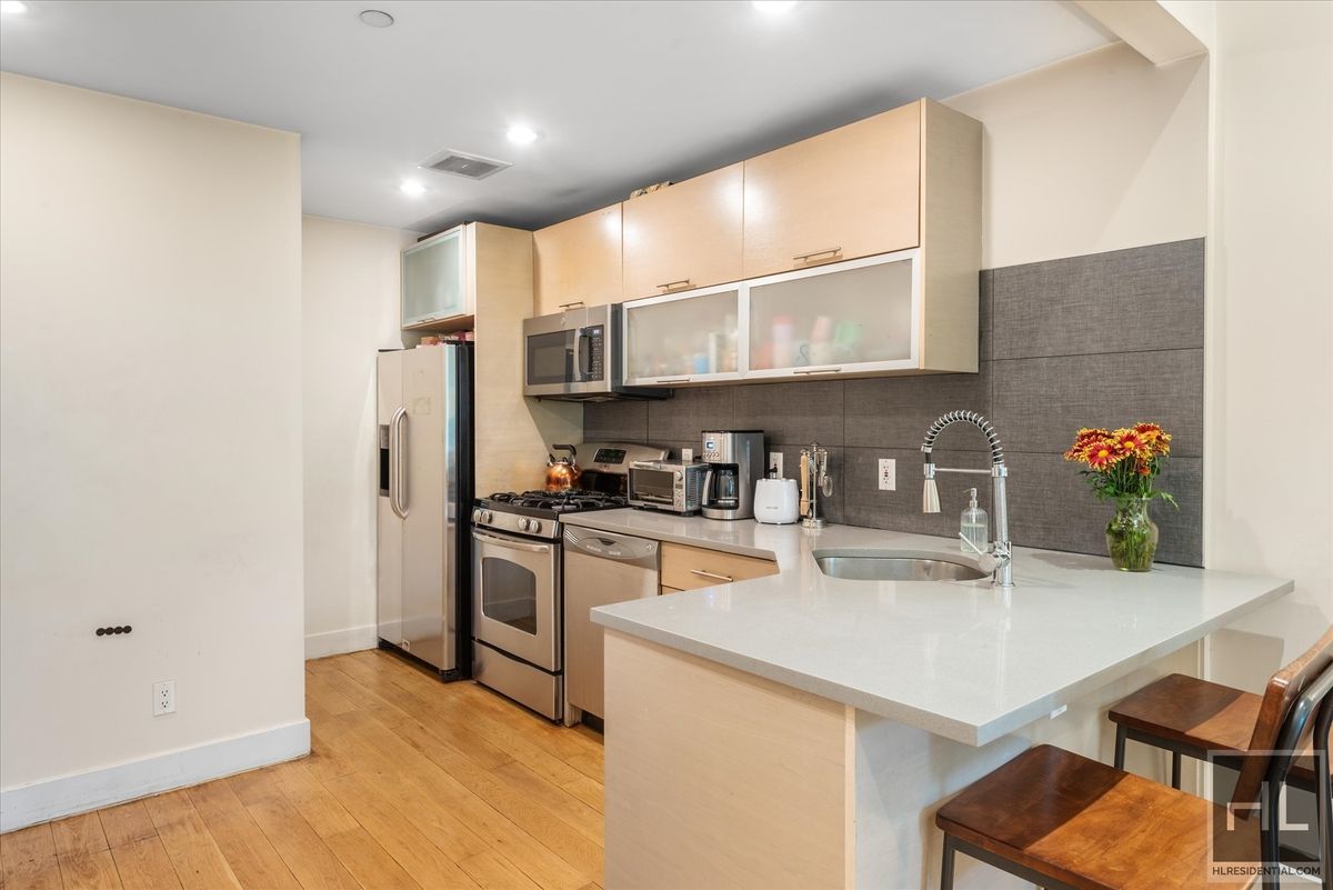 727 Dean Street 2F Prospect Heights Brooklyn NY 11238