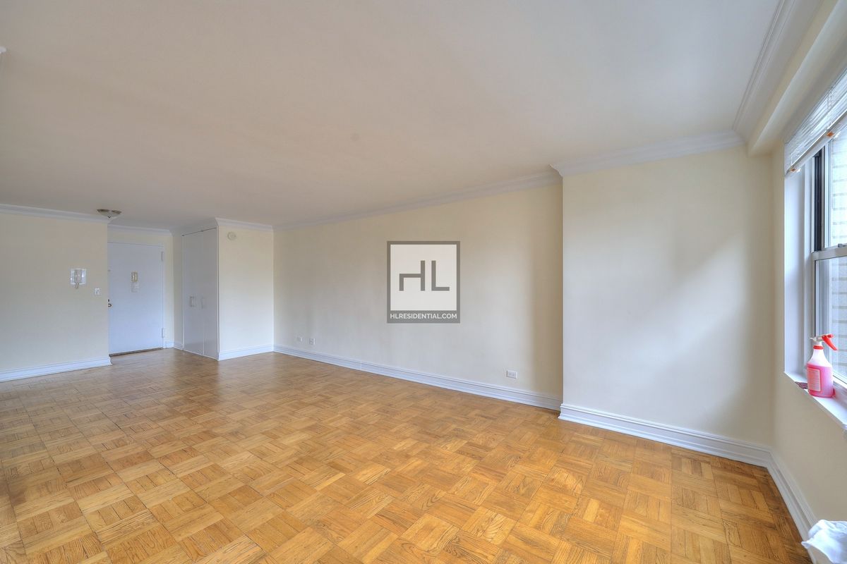 Photo for 888 8th Avenue - 870 8 AVENUE Rental Building in Midtown, Manhattan