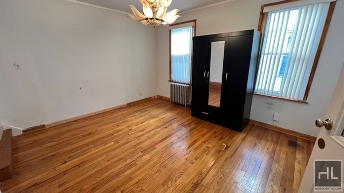 687 East 46th Street 1 Farragut Brooklyn NY 11203