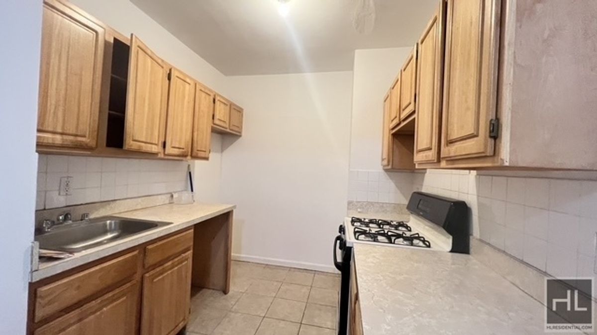 548 Rockaway Avenue 2 Brownsville Brooklyn NY 11212
