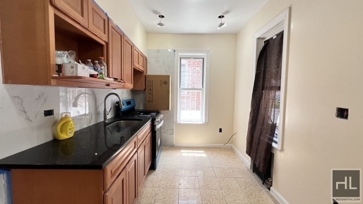 586 East 54th Street 1 Farragut Brooklyn NY 11203