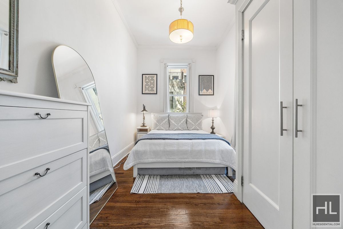 23 West 88th Street 2R Upper West Side New York NY 10024