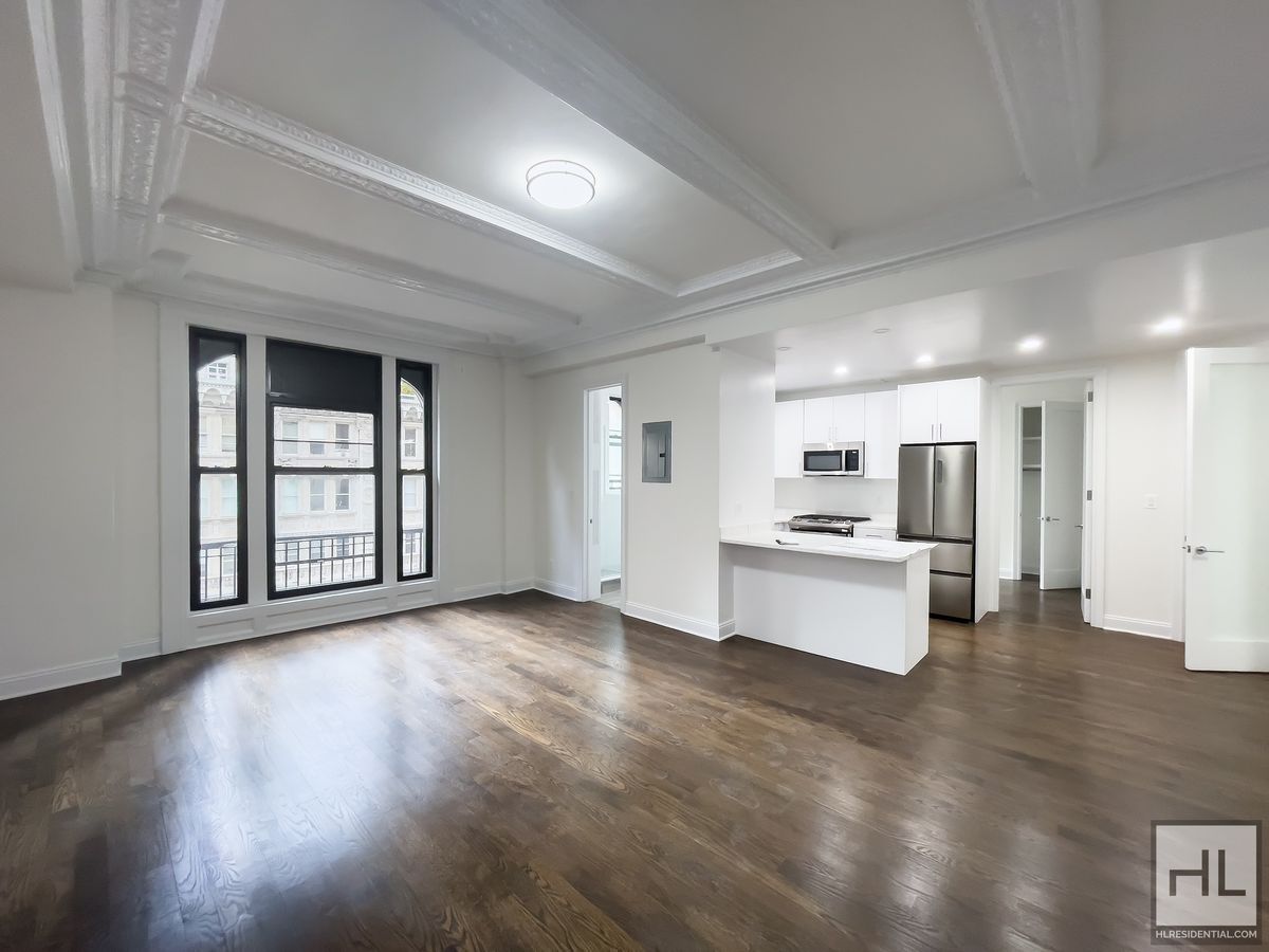 Photo for 200 West 58th Street - 200 West 58th Street Rental Building in Midtown, Manhattan