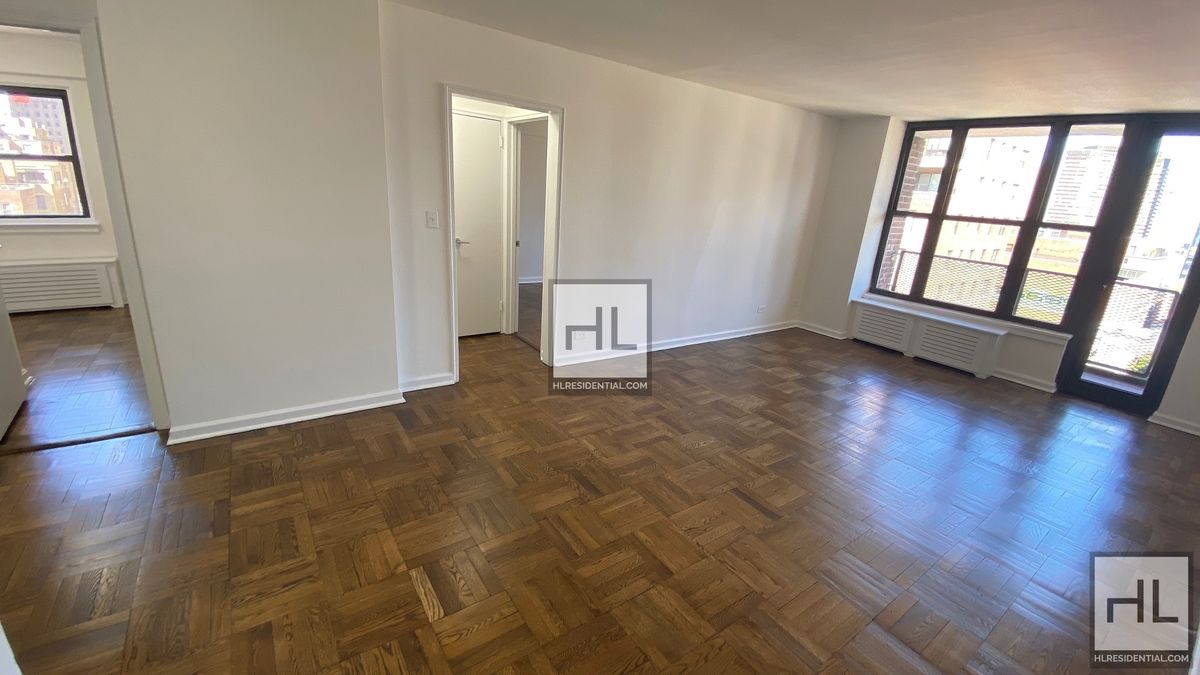 Photo for 165 East 35th Street - 165 East 35th Street Rental Building in Murray Hill, Manhattan