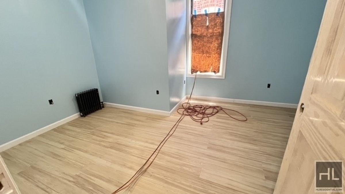 586 East 54th Street 1 Farragut Brooklyn NY 11203