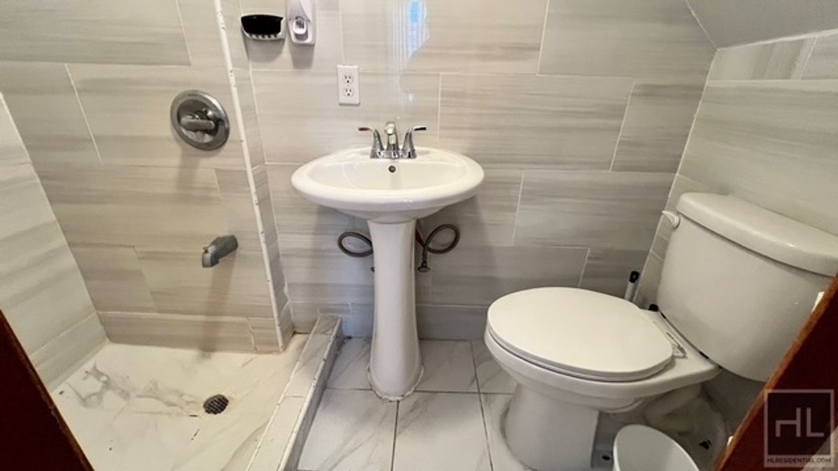 687 East 46th Street 1 Farragut Brooklyn NY 11203