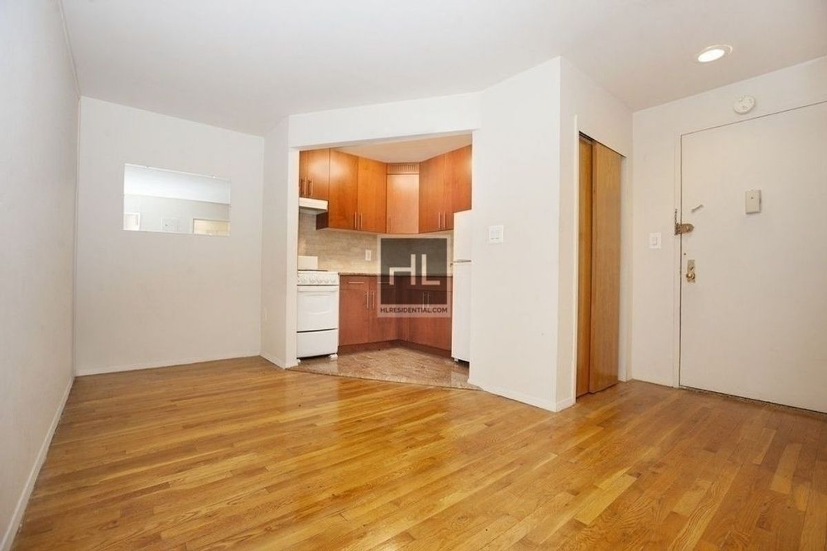 Photo for 230 East 30th Street - 230 East 30th Street Rental Building in Kips Bay, Manhattan