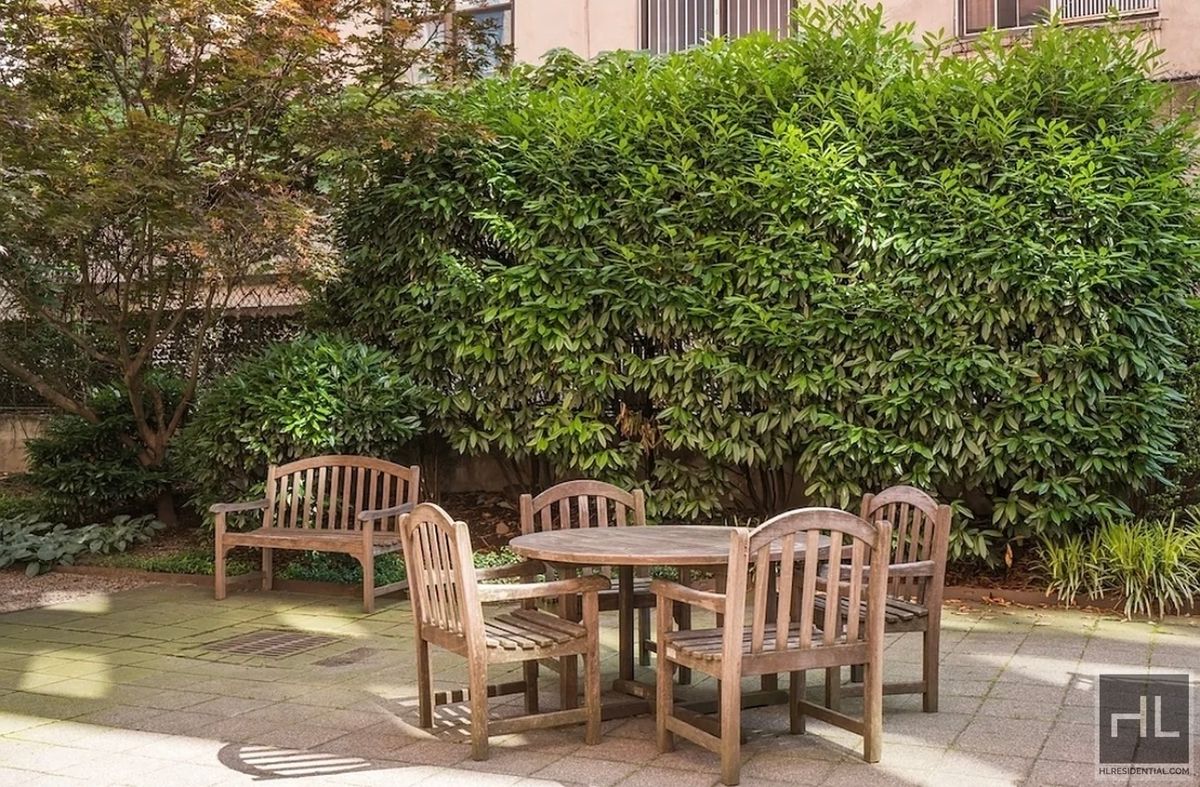 Photo for  400 East 71st Street  - 1306 1 AVENUE Rental Building in Lenox Hill, Manhattan