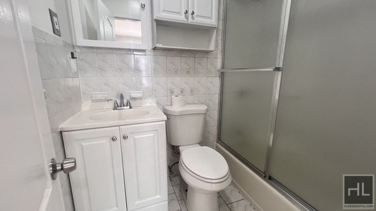 95-19 77th Street Ozone Park Queens NY 11416