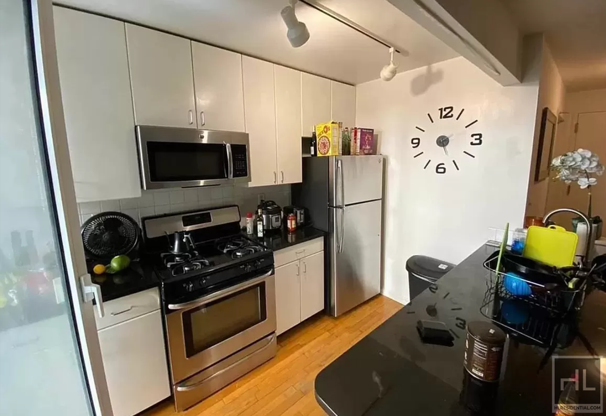 Photo for  Tompkins Square Plaza  - 190 EAST 7th STREET Rental Building in East Village, Manhattan