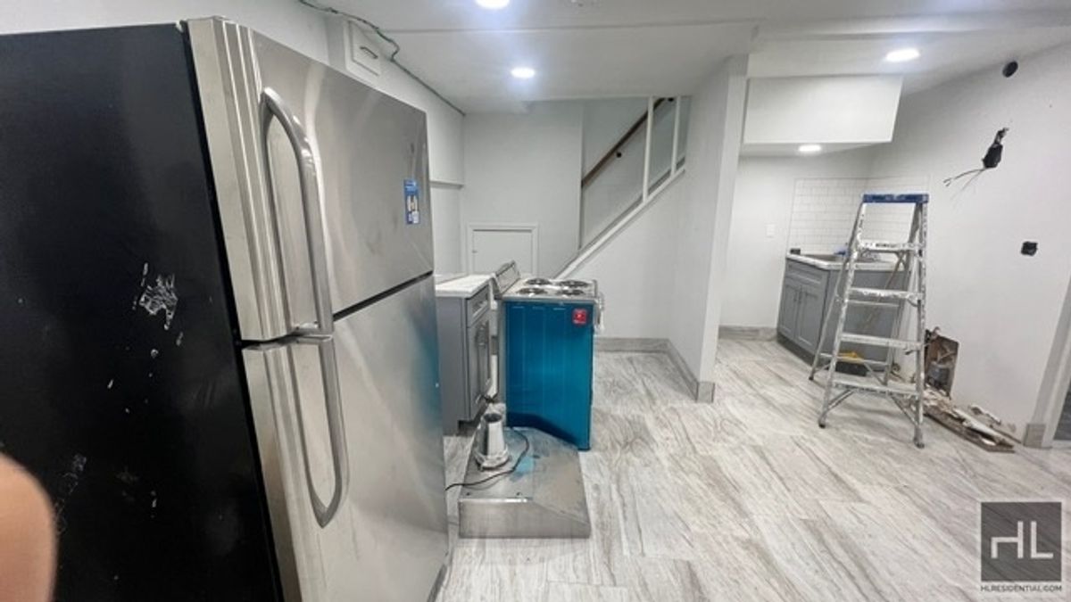 752 Lincoln Avenue BASEMENT City Line Brooklyn NY 11208