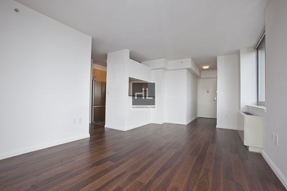 Photo for Hudson Landing - 561 10th Avenue Rental Building in x27;s Kitchen, Manhattan