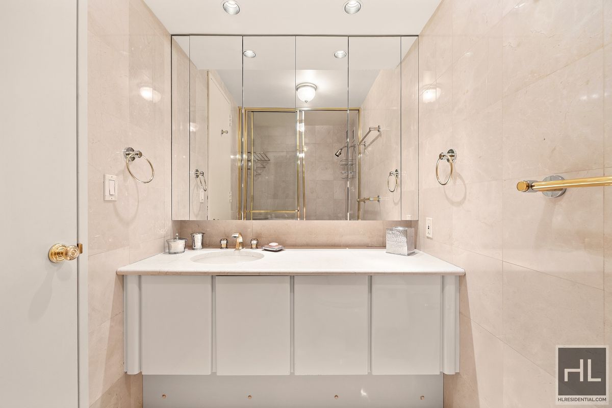 45 East 80th Street 17B Upper East Side New York NY 10075
