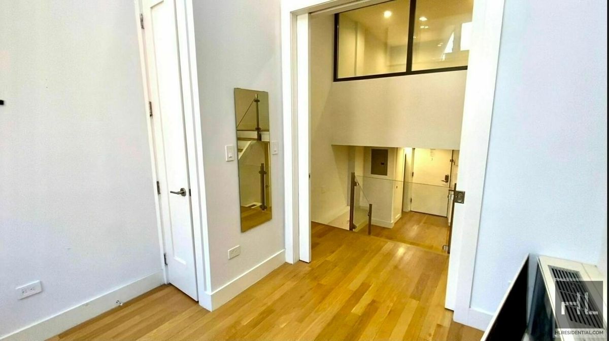 Photo for 220 EAST 22 STREET - 220 East 22nd Street Rental Building in Gramercy Park, Manhattan