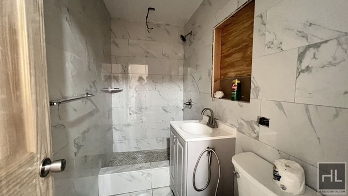 586 East 54th Street 1 Farragut Brooklyn NY 11203