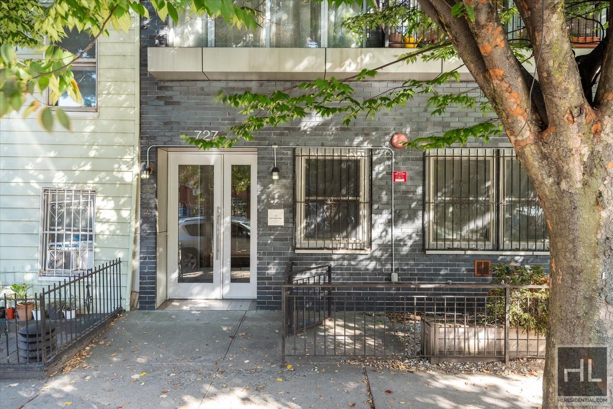 727 Dean Street 2F Prospect Heights Brooklyn NY 11238