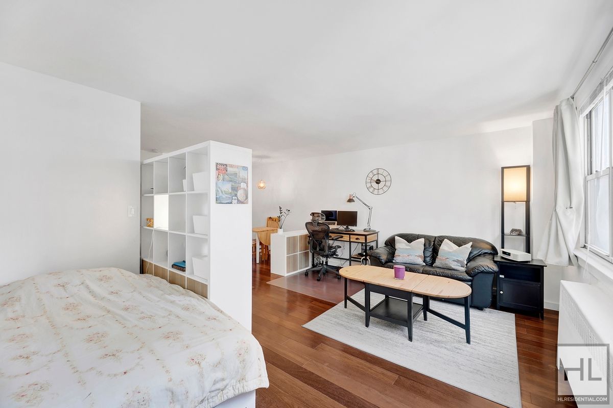 240 East 35th Street 5C Murray Hill New York NY 10016