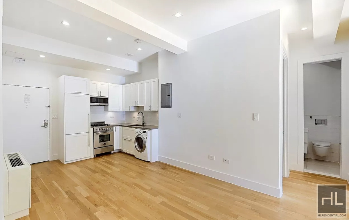 Photo for 220 EAST 22 STREET - 220 East 22nd Street Rental Building in Gramercy Park, Manhattan