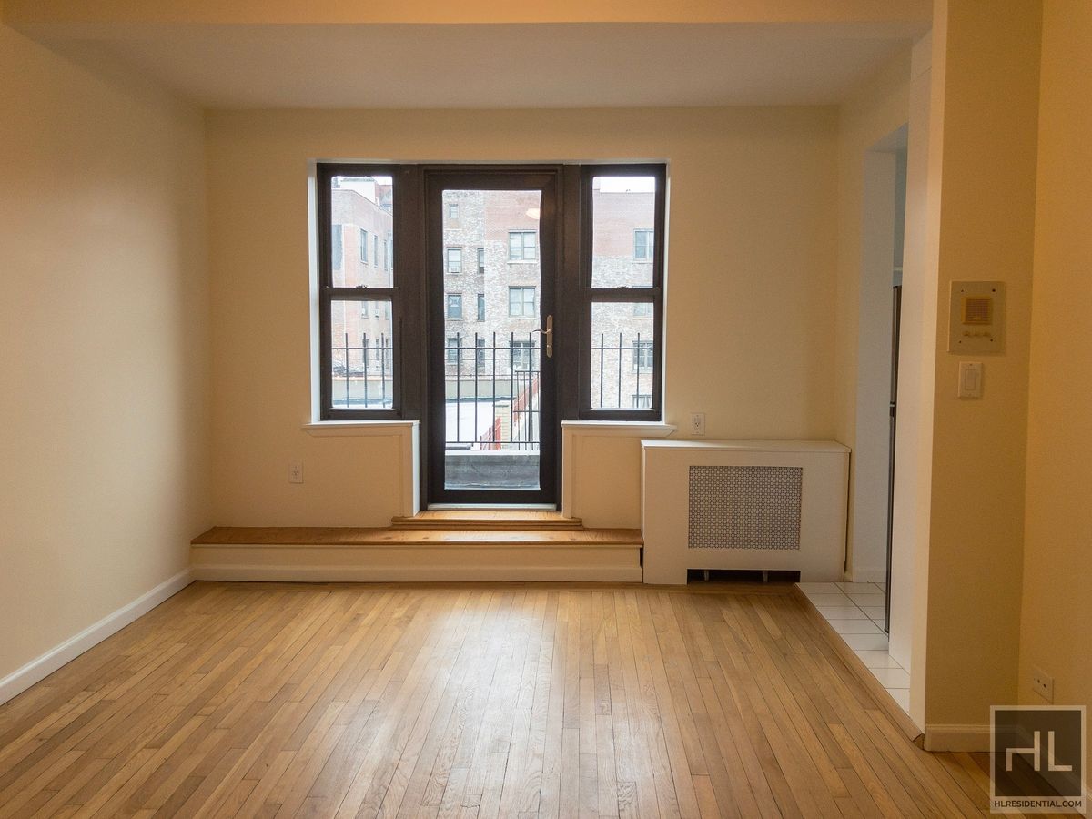 Photo for 850 AMSTERDAM AVENUE - 850 Amsterdam Avenue Rental Building in Upper West Side, Manhattan