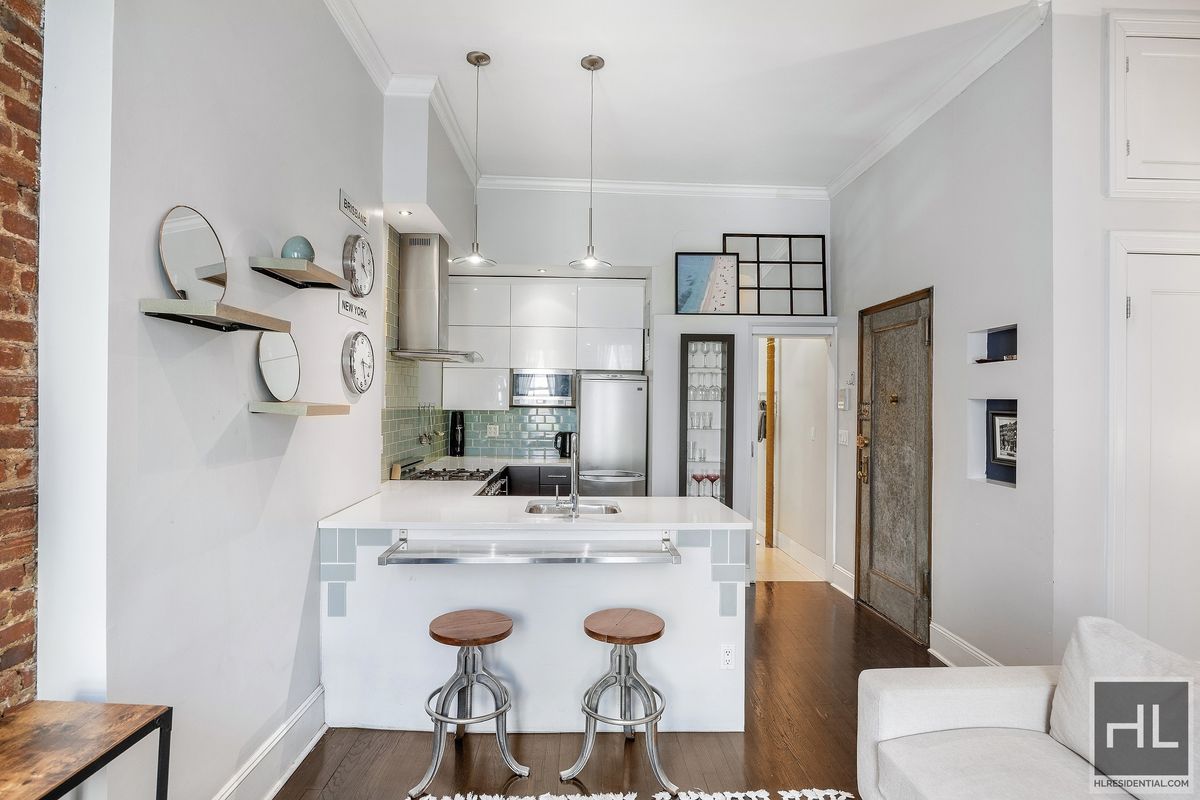 23 West 88th Street 2R Upper West Side New York NY 10024