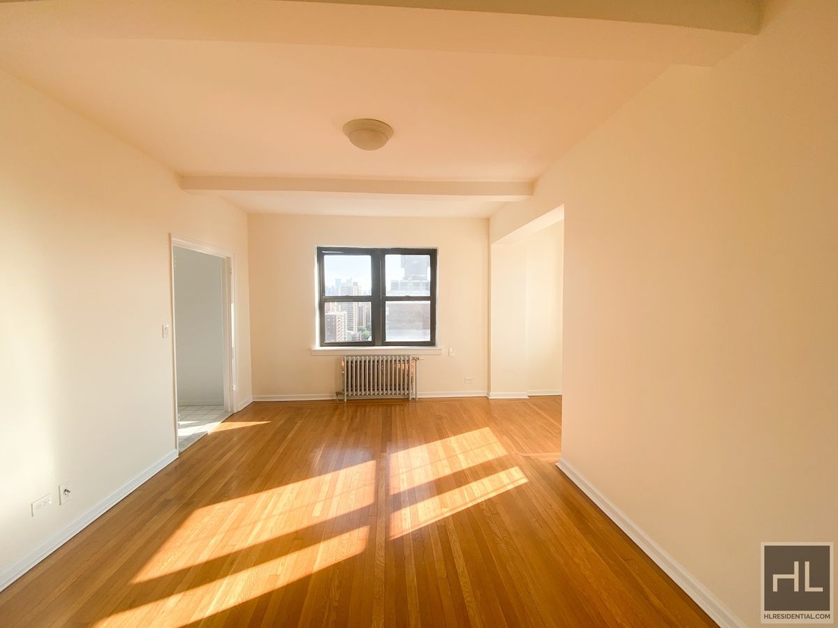 Photo for 850 AMSTERDAM AVENUE - 850 Amsterdam Avenue Rental Building in Upper West Side, Manhattan
