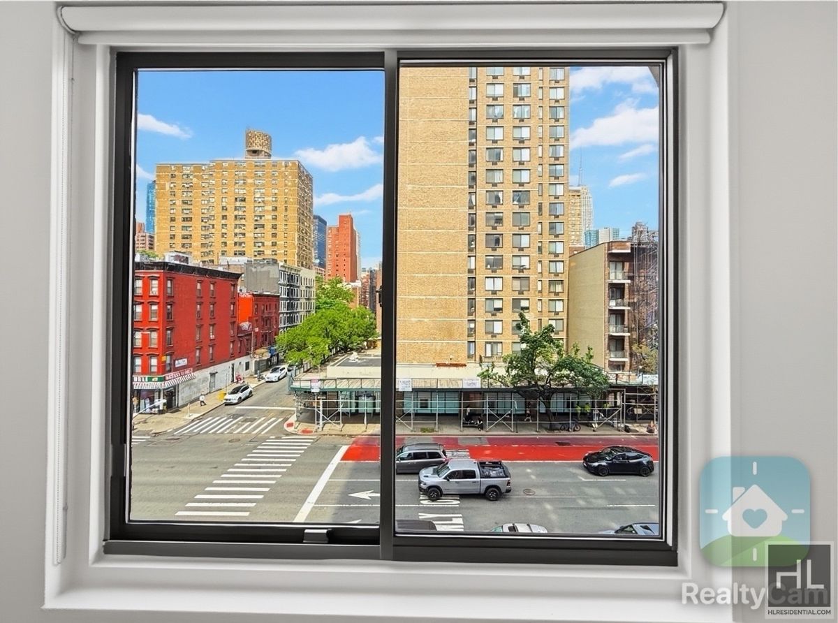 Photo for 500 2 AVENUE - 500 2nd Avenue Rental Building in Kips Bay, Manhattan