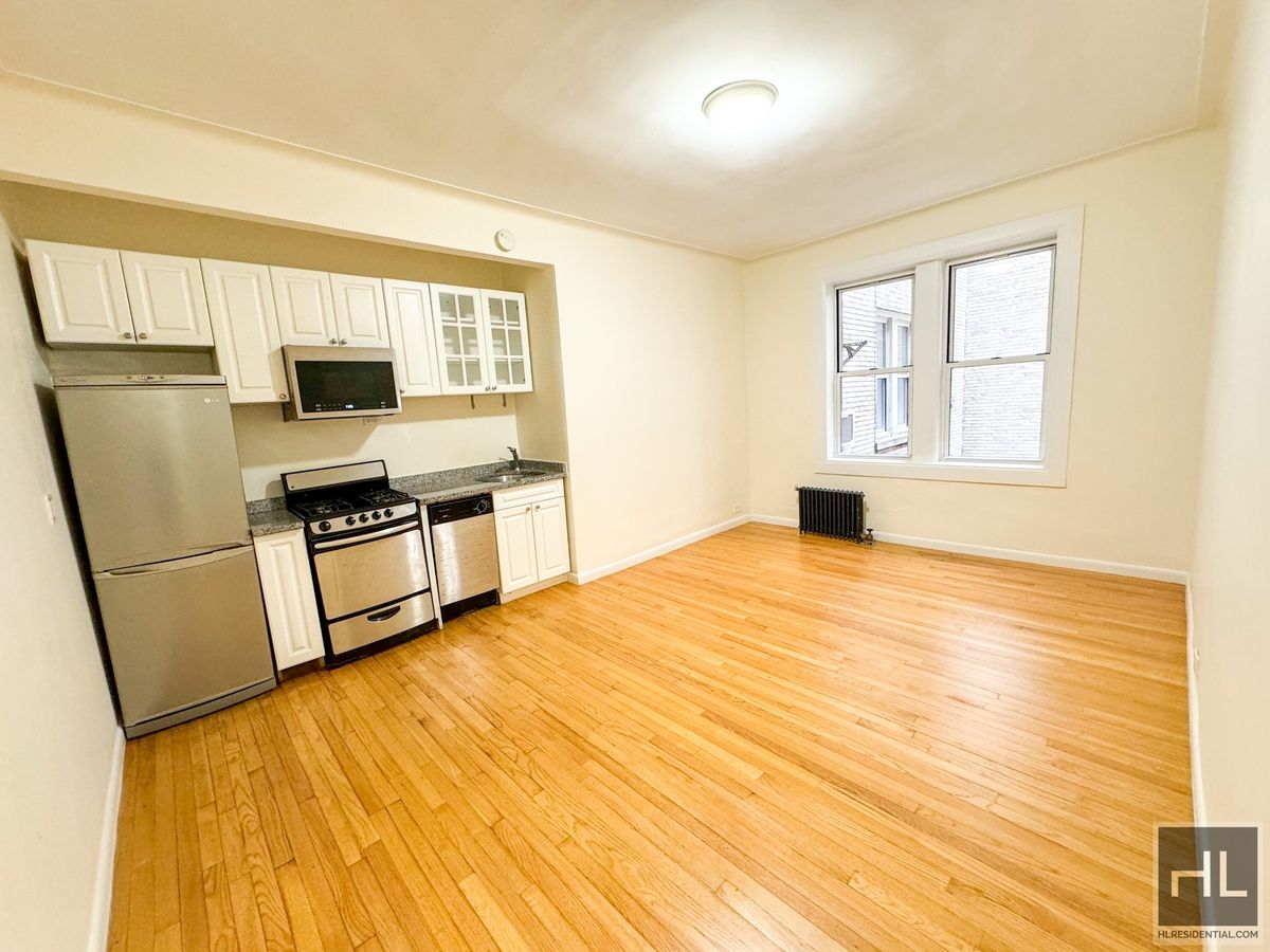 Photo for 117 West 13th Street - 117 West 13th Street Rental Building in Greenwich Village, Manhattan