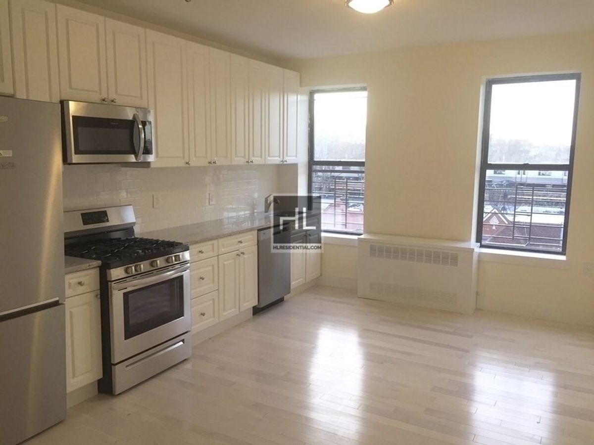 Photo for 30 Sutton Place - 36 EAST 56 STREET Cooperative in Midtown East, Manhattan