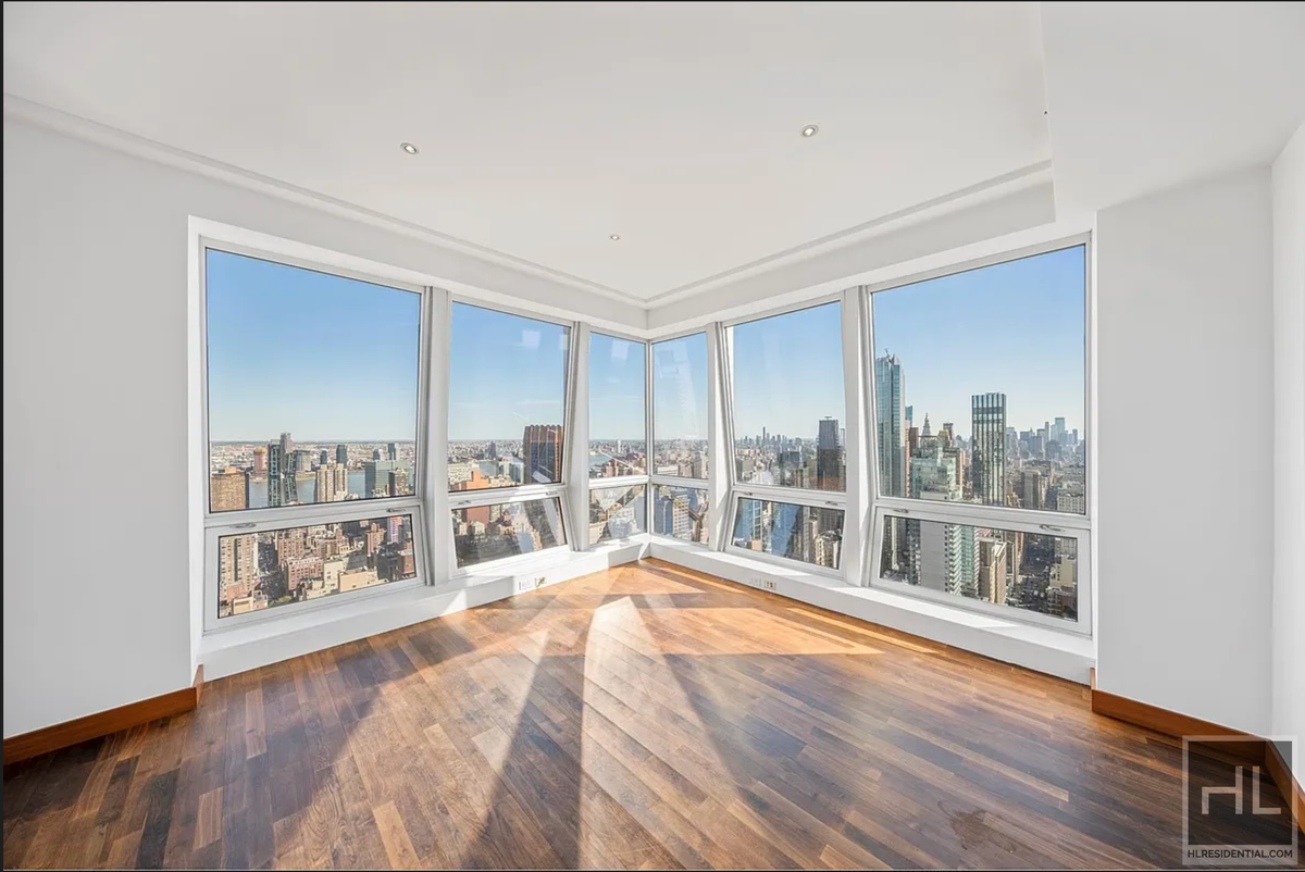 Photo for  The Residences at 400 Fifth Avenue  - 400 5 AVENUE Condominium in Murray Hill, Manhattan