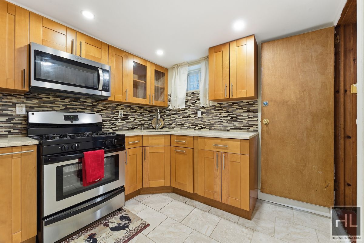 675 East 53rd Street Farragut Brooklyn NY 11203