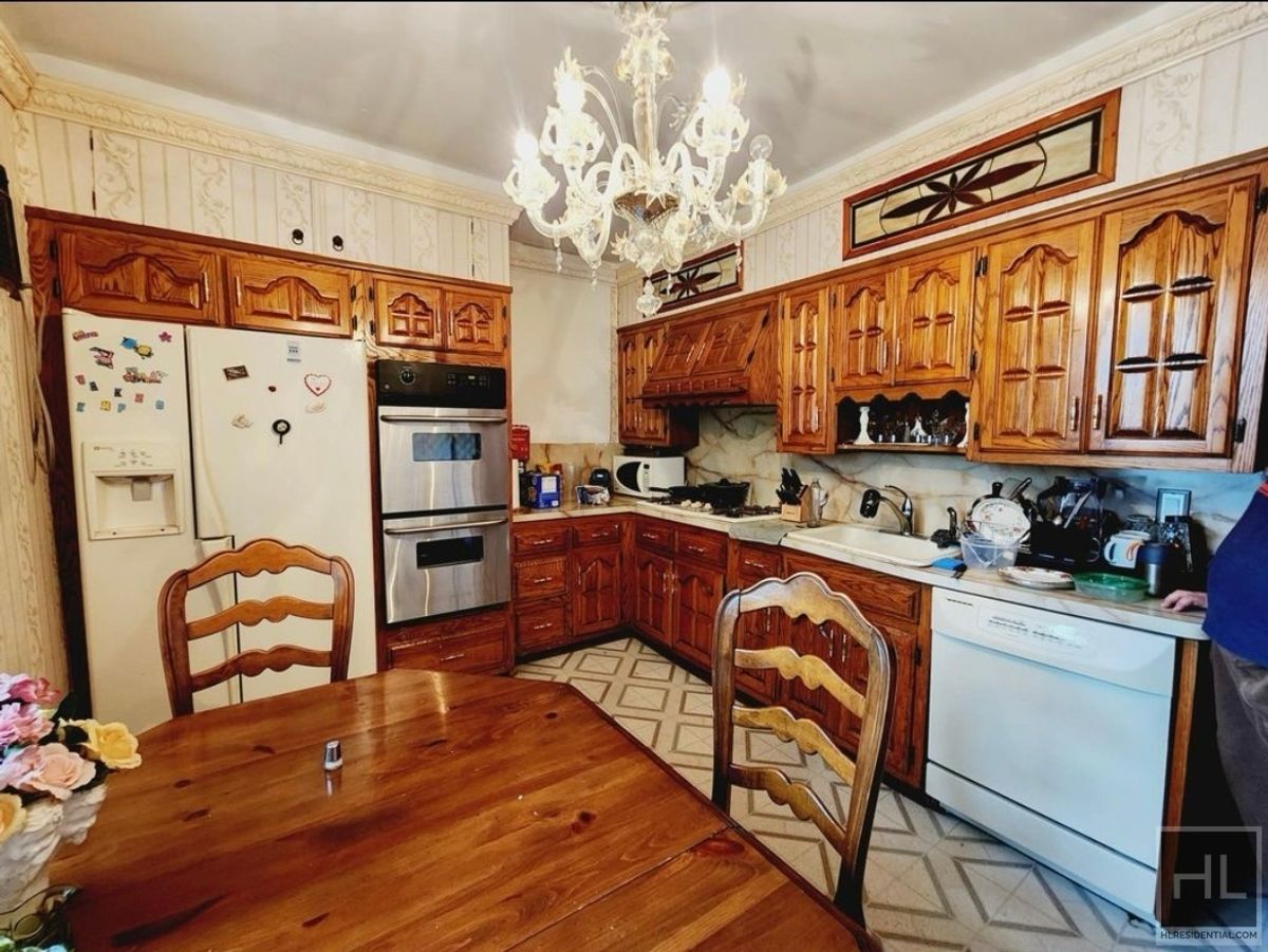 8015 21st Avenue 2 Bensonhurst Brooklyn NY 11214