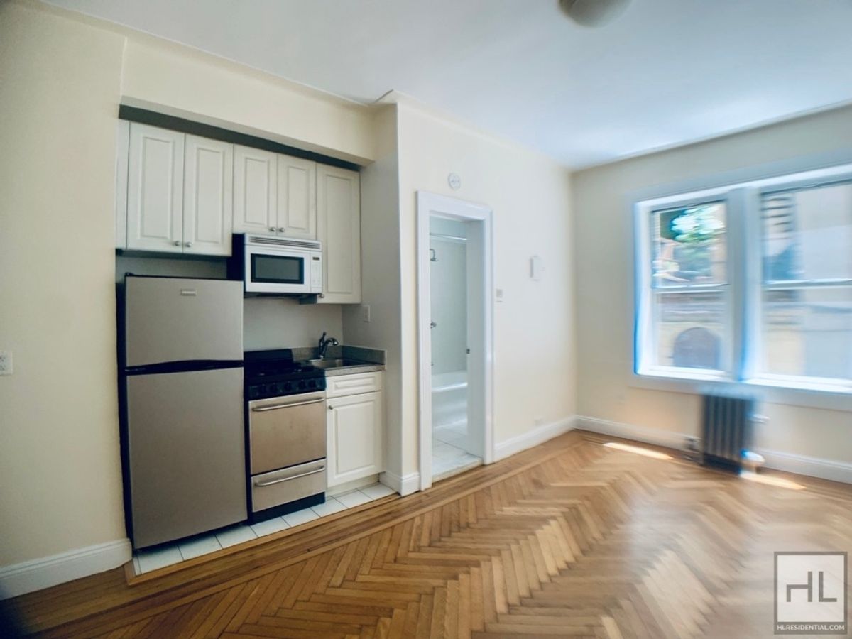 Photo for 117 West 13th Street - 117 West 13th Street Rental Building in Greenwich Village, Manhattan