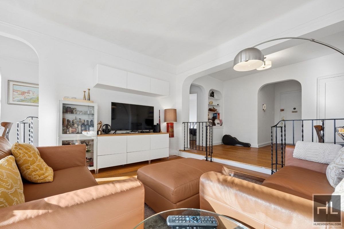 357 West 55th Street 6J Clinton New York NY 10019