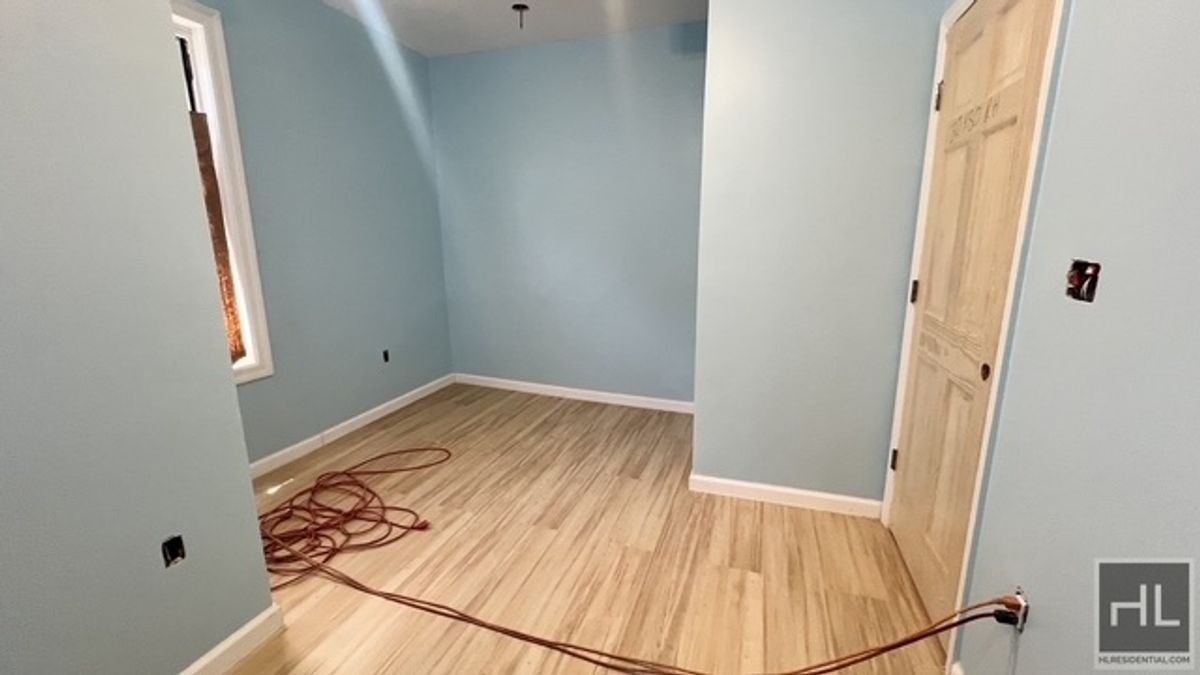 586 East 54th Street 1 Farragut Brooklyn NY 11203