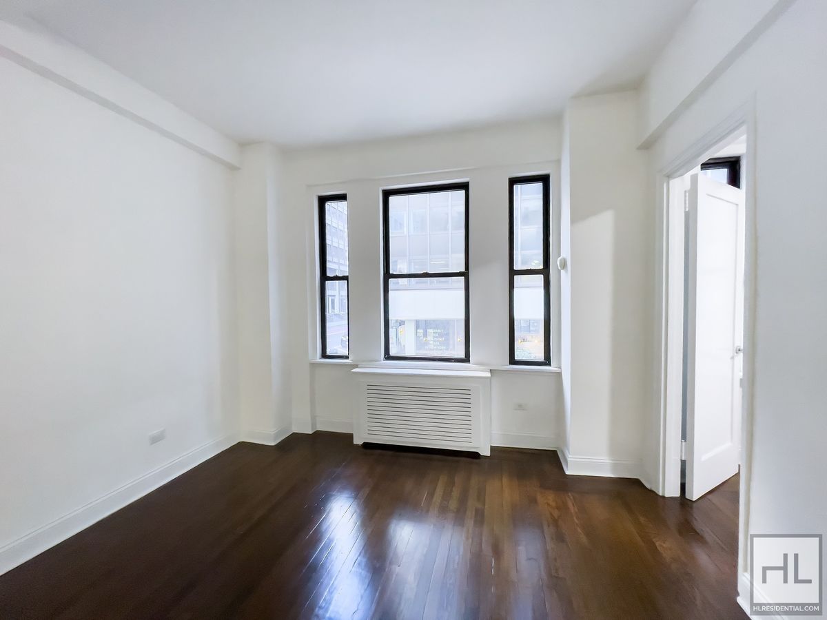 Photo for 140 East 46th Street - 140 East 46th Street Rental Building in Turtle Bay, Manhattan