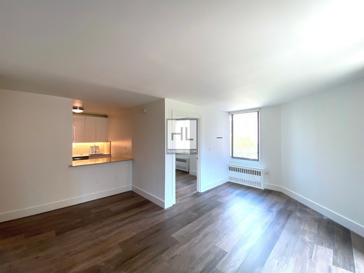 Photo for  500 2 AVENUE  - 500 2 AVENUE Rental Building in Kips Bay, Manhattan