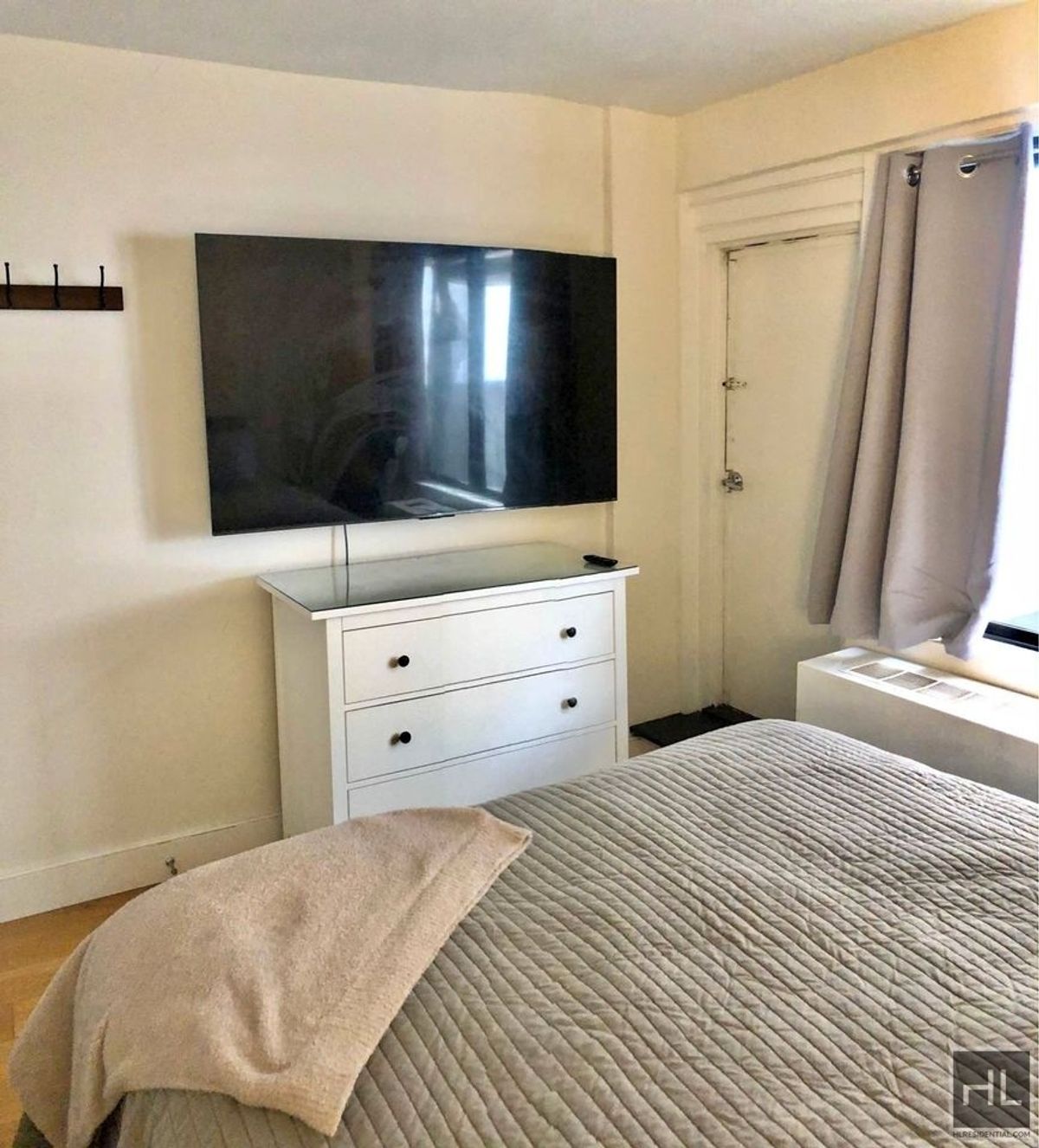 Photo for The Centra - 230 East 44th Street Rental Building in Turtle Bay, Manhattan