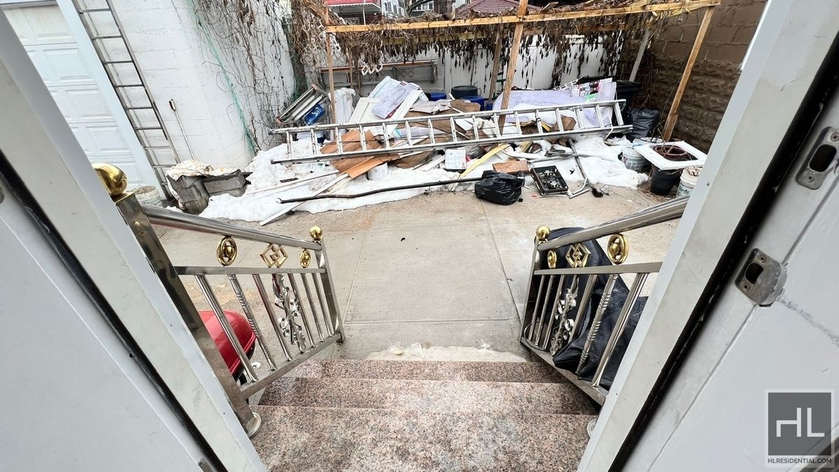 718 East 39th Street 1 Farragut Brooklyn NY 11203