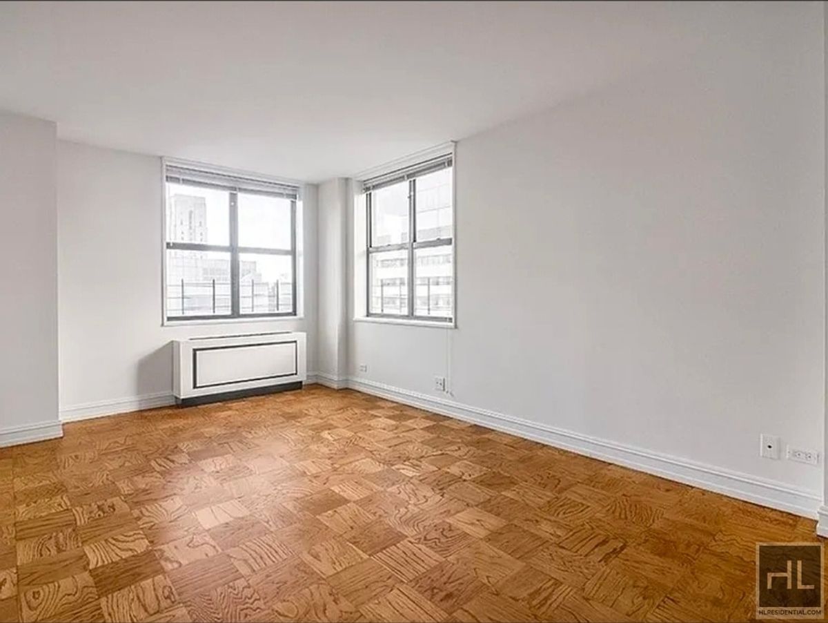 Photo for 400 East 71st Street - 400 East 71St Street Rental Building in Lenox Hill, Manhattan