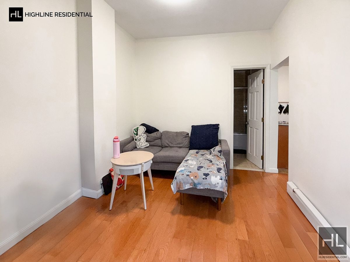 34-42 9th Street 2 R Seaside Queens NY 11106