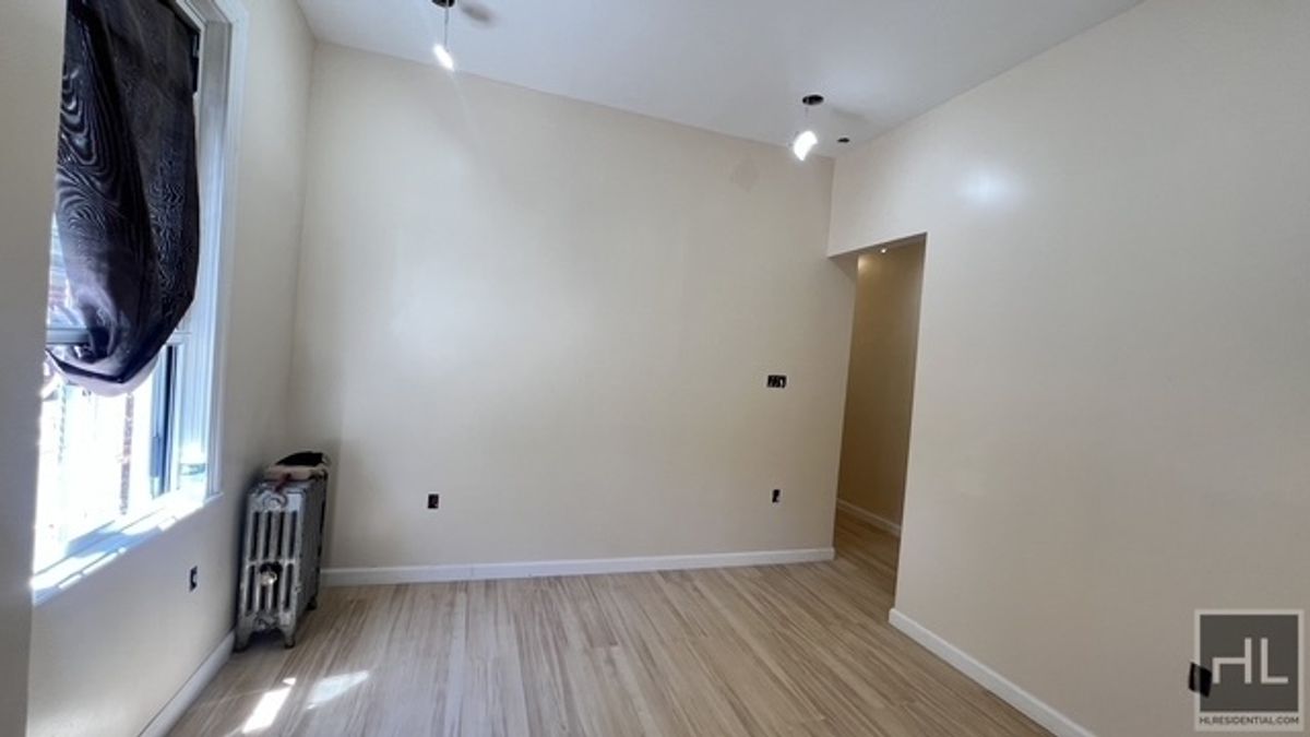 586 East 54th Street 1 Farragut Brooklyn NY 11203