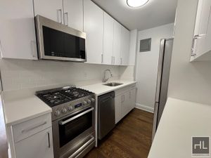 Photo for E 82 St