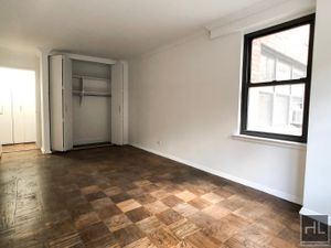 Photo for E 82 St