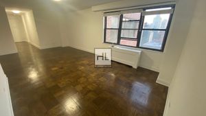 Photo for E 82 St