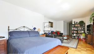 Photo for E 82 St